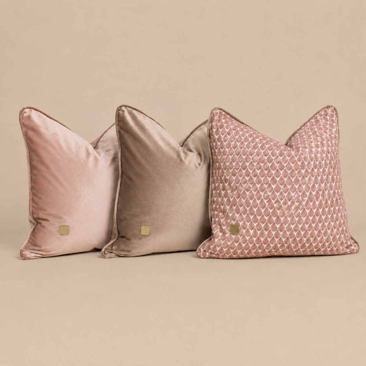 Rosé Cushion Set | طقم كوشنز روزيه